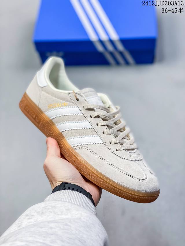 Adidas Ordinals Handball Spzl 蓝白 此款鞋采用近几年比较流行的版型设计，外观时尚大气。鞋底采用耐磨的材质，穿上它，让您感觉到舒适的