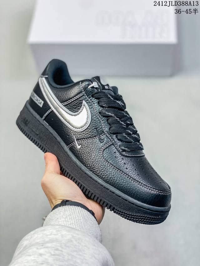 公司级耐克nike Air Force 1 Mid 07 空军一号低帮百搭休闲运动板鞋。柔软、弹性十足的缓震性能和出色的中底设计，横跨复古与现代的外型结合，造就