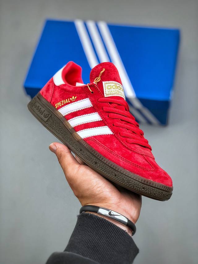 Adidas Originals Handball Spzl 手球运动员系列百搭休闲运动板鞋 Fv1227 这款来自阿迪达斯的这款handball Spzl前身