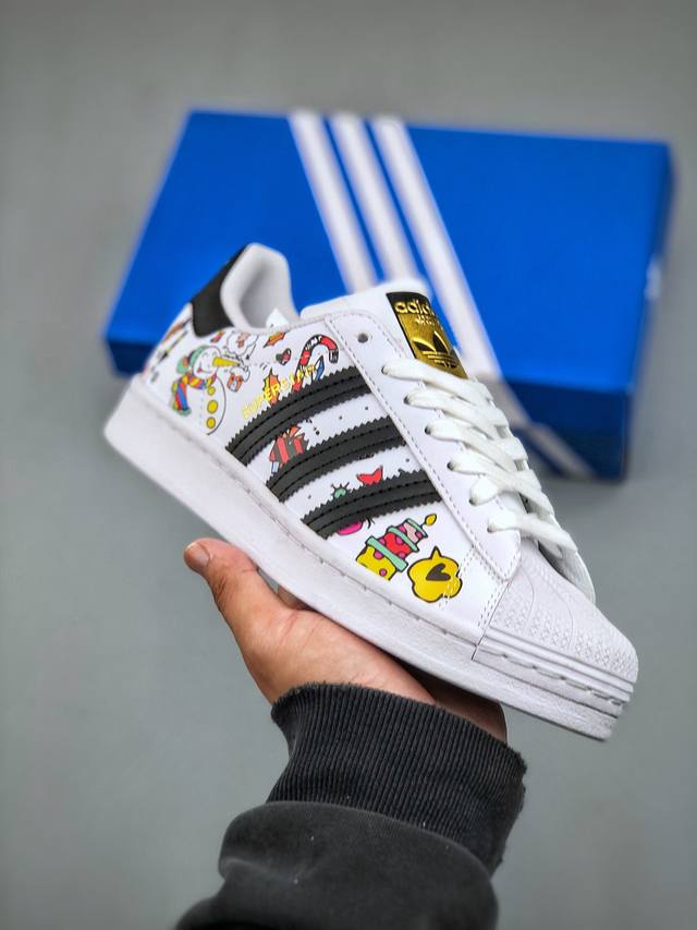 Adidas Originals Superstar 2024全新版本 雪人涂鸦 贝壳头涂鸦系列贝壳头经典小白板鞋 专柜上架同步配色官方货号: Eg4958 尺