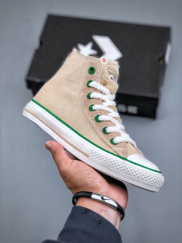 Converse秋冬季加绒新款来了！匡威“动物园”开张了！经典的chuck 70 和 All Star鞋型，内里加绒，再搭配萌宠造型: 乖巧兔子＆萌萌羊驼&俏皮