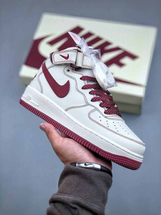 Undefeated X Nike Air Force 1 Mid米白红 空军一号中帮休闲板鞋 定制皮料 原装定制鞋盒 炫彩反光 细节满满 原楦头原纸板 内置全