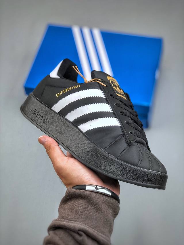 Adidas Originals Samba Home Black White 桑巴居家系列室内外秋冬一脚蹬保暖休闲面包棉鞋“黑白 白尾金logo” 货号：Ih