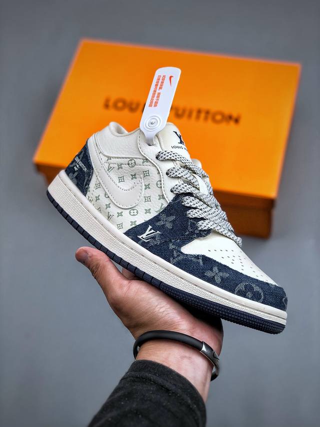 Lv X Air Jordan 1 Low 牛仔蓝此款主张打破传统的工业化流水线设计限制，以made By Ideas的超级创意为理念，集结众多潮流设计师，结合