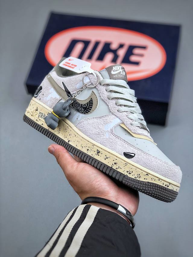 Nike Air Force 1'07 Low 牛奶饼干 空军一号定制低帮秋冬休闲板鞋 Kl1210-111 #牛奶夹心饼干，它的外形圆润而规整，外层的饼干呈现