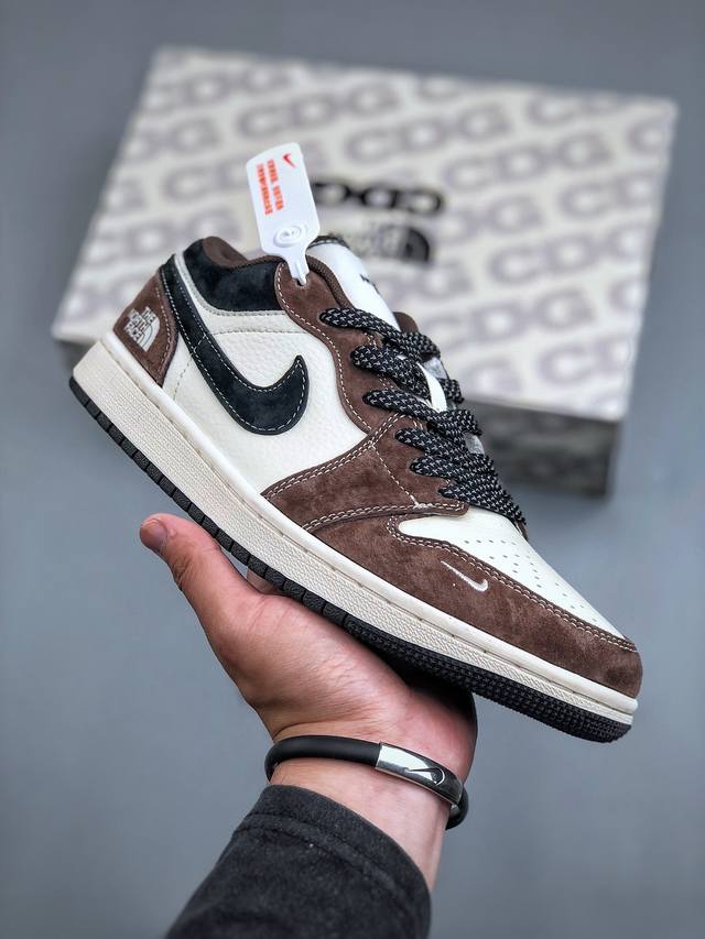 Air Jordan 1 Retro Low X The North Face 米棕黑小钩满天星官方同步新色 原装级产物拒绝公底 立体鞋型 细节完美 高清洁度