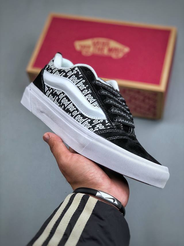 Vans Knu-Skool Fog半印！ “高街风的面包鞋终将来袭”，麂皮拼接fog印花帆布让整体质感上升了一个层次！半印的logo真的看着特别的醒目！ 尺码