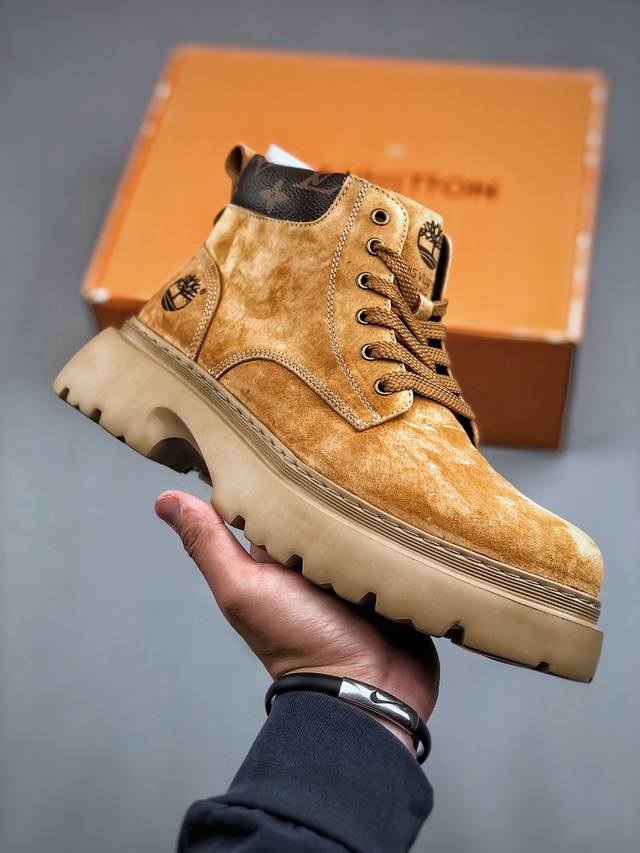 新货lv X Timberland Lv联名添柏岚大黄靴 内里加绒保暖锁热 今年冬季防寒必备 顶奢流量品牌与时代经典的结合之作 #代购专供品质 高弹modern