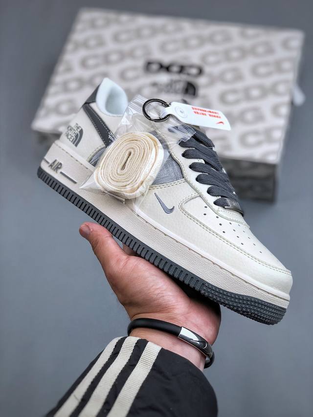 Nike Air Force 1 Low 07 X The North Face X Cdg 米灰小钩原楦头原纸板 打造纯正低帮空军版型专注外贸渠道 全掌内置蜂