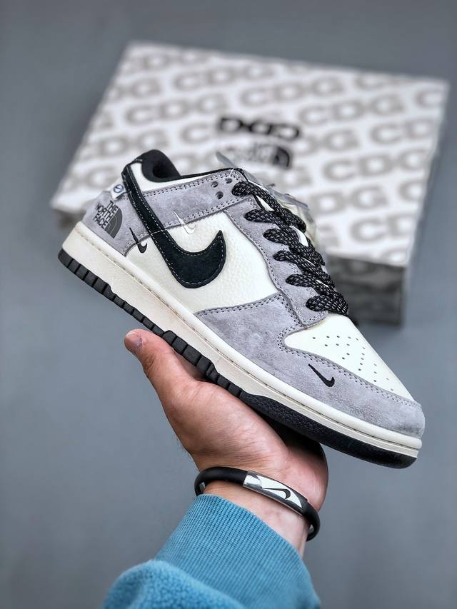 Nike Sb Dunk Low X The North Face X Cdg 白灰黑三小钩满天星纯原大厂出品 极力推荐原装头层材料 独家版型蒸餾加工帶來的是更