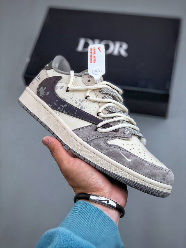 Travis Scott X Nike Air Jordan 1 Low X Stone Island X Dior Air Jordan 1 Low 反转米棕