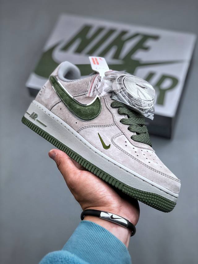 Nike Air Force 1 '07 Low 麂皮灰绿 卫冕冠军 小勾满天星空军一号中帮运动休闲板鞋 3M反光进口麂皮 原装鞋盒原楦头原纸板 内置全掌气垫