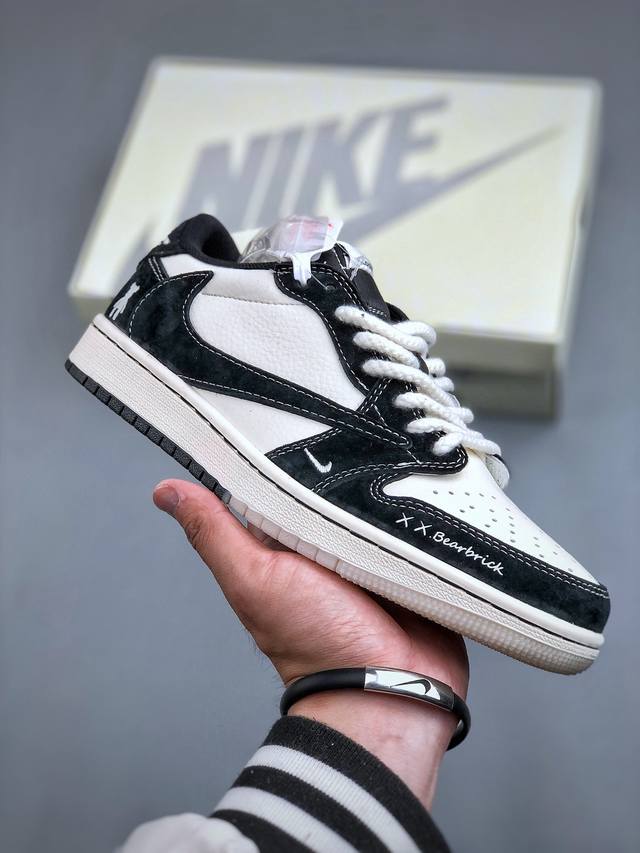 Air Jordan 1 Retro Low X Bearbrick 暴力熊白黑倒钩 原装级产物拒绝公底 立体鞋型 细节完美 高清洁度 购置公司同步原材料 原汁