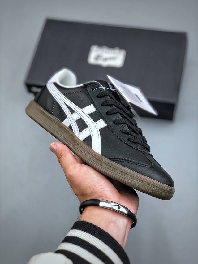 Onitsuka Tiger Tokuten 复古低帮休闲跑鞋 Tokuten的灵感来源于80年代的室内用鞋 T-Toe前足补强设计 室内鞋的橡胶大底元素复古经