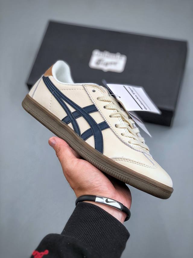 Onitsuka Tiger Tokuten 复古低帮休闲跑鞋 Tokuten的灵感来源于80年代的室内用鞋 T-Toe前足补强设计 室内鞋的橡胶大底元素复古经