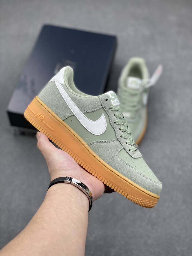 Nike Air Force 1 '07 Low 原楦头原纸板 打造纯正空军版型 #专注外贸渠道 全掌内置蜂窝气垫 #原盒配件 原厂中底钢印、拉帮完美 官方同步