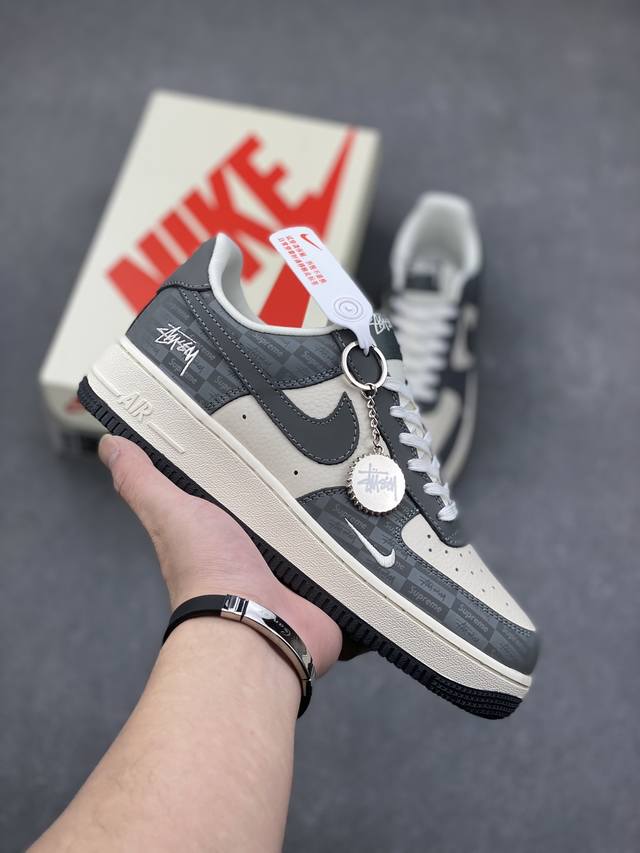 海外限量发售！公司级nike Air Force 1 '07 Low “斯图西联名--米白灰暗影”空军一号 低帮 运动鞋 休闲鞋 折边针车 工艺难度大 原楦头原