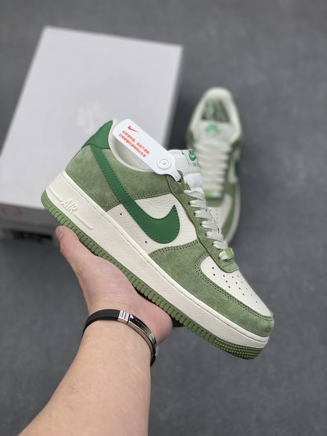 秋冬新品 公司级 Nike Air Force 1 Low ’07 米白军绿配色 空军一号低帮休闲板鞋 原厂麂皮 原楦原纸板 纯正版型 正品nfc感应芯片 高清