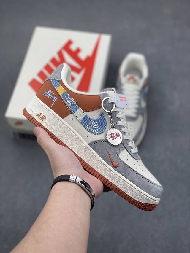 海外限量发售！公司级nike Air Force 1 '07 Low “斯图西联名--灰棕飞线”空军一号 低帮 运动鞋 休闲鞋 折边针车 工艺难度大 原楦头原纸