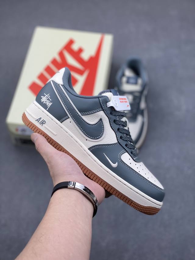 海外限量发售！公司级nike Air Force 1 '07 Low “斯图西联名--灰白生胶”空军一号 低帮 运动鞋 休闲鞋 折边针车 工艺难度大 原楦头原纸