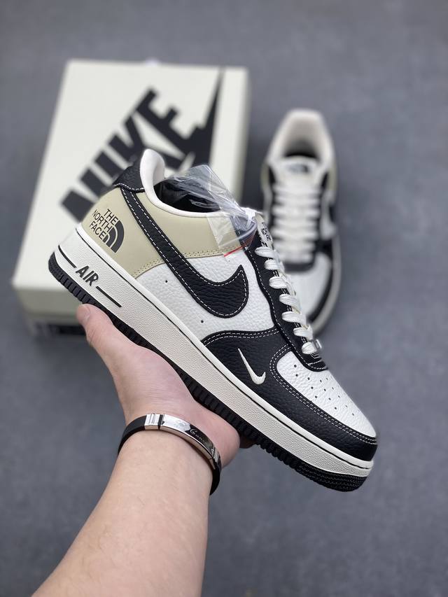 海外限量发售！公司级nike Air Force 1 '07 Low “北面联名--荔纹黑”空军一号 低帮 运动鞋 休闲鞋 折边针车 工艺难度大 原楦头原纸板