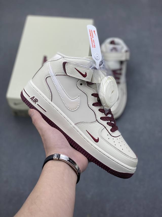 小红书爆款 官方同步id定制 原装版本 Nike Air Force 1 Mid '07 “酒红珠光”小勾空军一号中帮休闲板鞋 3M反光 定制皮料 原楦原纸板