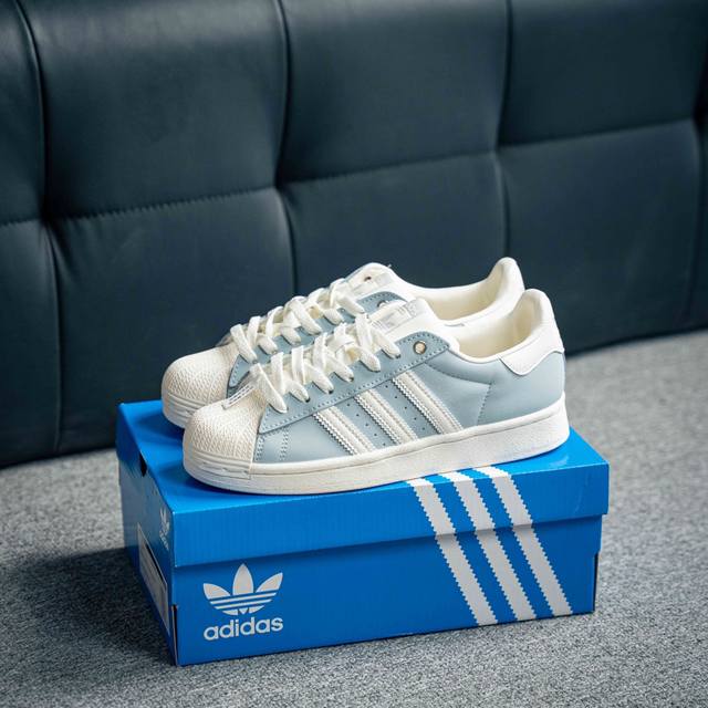 阿迪达斯adidas三叶草 Originals Superstar Ayoon W贝壳头系列低帮经典百搭休闲运动板鞋 货号：Ie3037 尺码：35.5 36