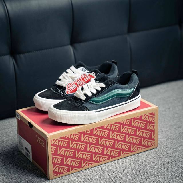 Vans Knu Skool 百搭休闲防滑减震低帮 板鞋男女同款vans 面包鞋碳灰黑绿条 货号:Vn000D6Cci2 尺码：35 36 36.5 37 38