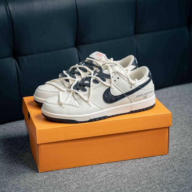 Nike Dunk 全套原楦原模倾力打造完美版型 独家原厂航空铝磨具打磨大底 鞋头坡度极致还原 无解鞋型 原盒原配 圈内天花板工艺 原厂冲刀 超高清洁度 全鞋零