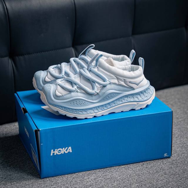 Hoka One One Ora Primo 全新配色 Hoka One One是来自美国的跑步鞋知名品牌，创立于 9年，始终致力于为所有跑者提供更新、更好的跑