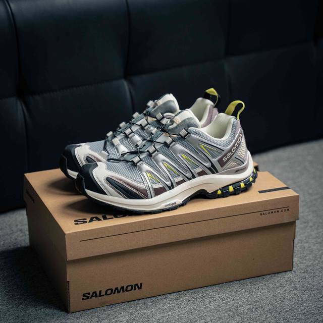 Salomon Xa Pro 3D 萨洛蒙户外越野跑鞋 鞋面采用sensifit贴合技术 全方位贴合包裹脚型 鞋跟部鞋底牵引设计 提供强大的抓地性能 更适应野外