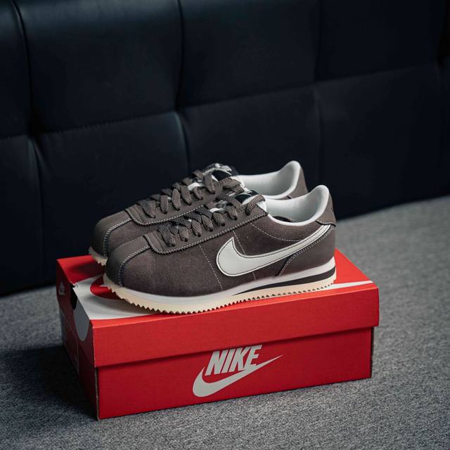 Nike Classic Cortez 耐克经典轻便舒适男子阿甘鞋休闲跑步鞋运动鞋 纯粹而执着的精神 使得cortez种在了一代人的心里 无论是否喜欢它复古的鞋