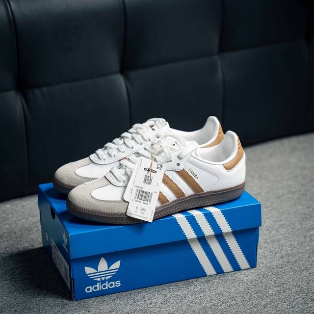 Adidas Samba Og 桑巴舞街头系列德训运动板鞋 采用固色翻毛皮组合牛剖革鞋面材质 外置正确3层组合围条加厚烟胶橡胶大底 货号：Jh8796 尺码：3