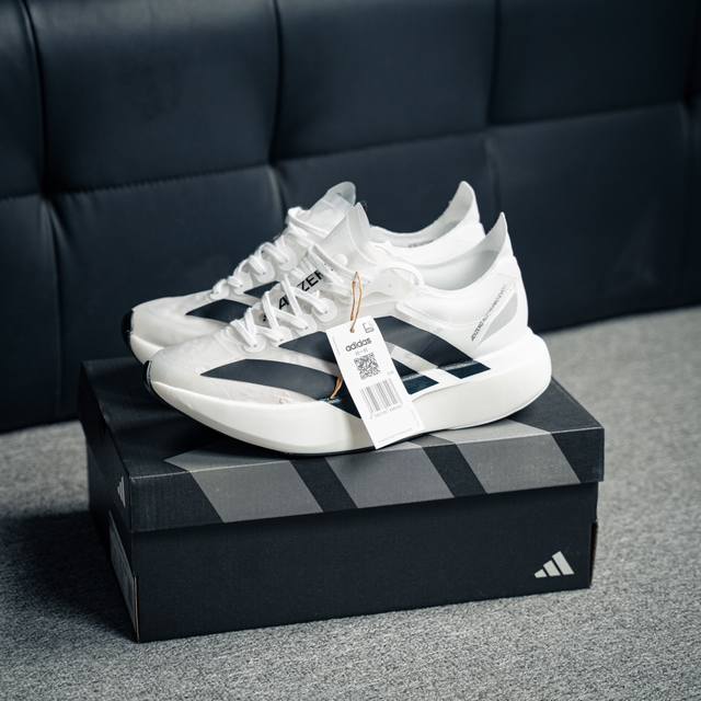 Adidas Adizero Por Evo 1 轻盈跑鞋耐磨减震专业跑步鞋 冲向目标，一路向前，不断挑战和突破自我无论是平时训练还是马拉松，让这款adidas