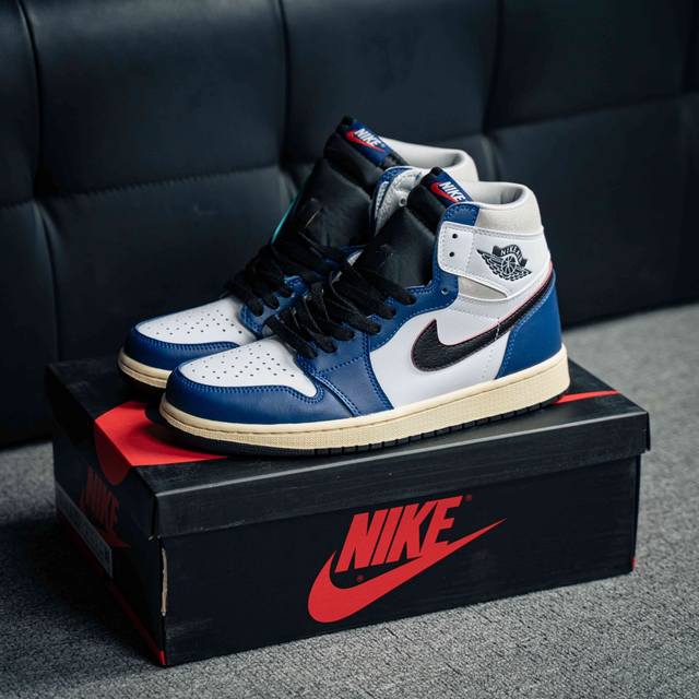 Air Jordan 1 乔丹篮球鞋男女运动鞋潮流板鞋 货号：Dz5485 100 尺码：36 36.5 37.5 38 38.5 39 40 40.5 41