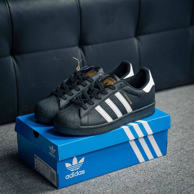 阿迪达斯adidas三叶草 Originals Superstar贝壳头系列低帮经典百搭休闲运动板鞋 货号：B27 尺码：35.5 36 37 37.5 38