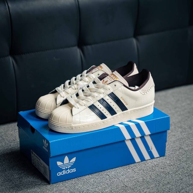 阿迪达斯adidas三叶草 Originals Superstar贝壳头系列低帮经典百搭休闲运动板鞋 货号：Jp7161 尺码：35 36 37 37.5 38