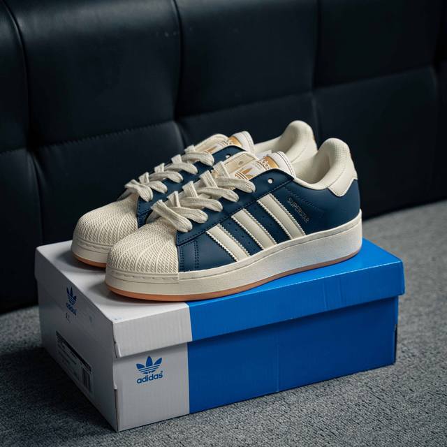 阿迪达斯adidas三叶草 Originals Superstar贝壳头系列低帮经典百搭休闲运动板鞋 货号：Id5699 尺码：35 36 37 37.5 38