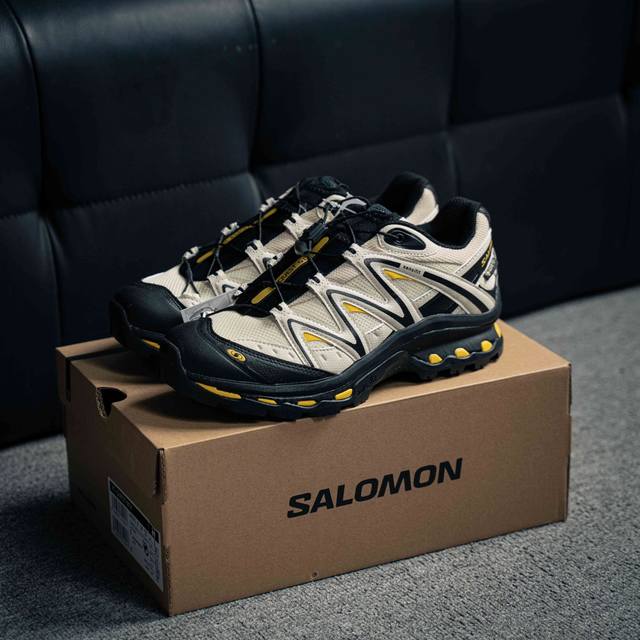 Salomon Xt-Quest Gtx 萨洛蒙户外越野跑鞋 鞋面采用sensifit贴合技术 全方位贴合包裹脚型 鞋跟部鞋底牵引设计 提供强大的抓地性能 更适