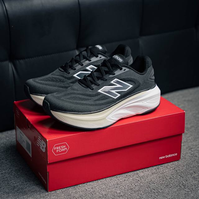 New Balance Nb Mmorl 新百伦nb 系列超轻量化低帮休闲运动慢跑鞋 采用超轻透气3D针织网眼材料结构鞋面及打印logo细节 中底嵌入fuelc