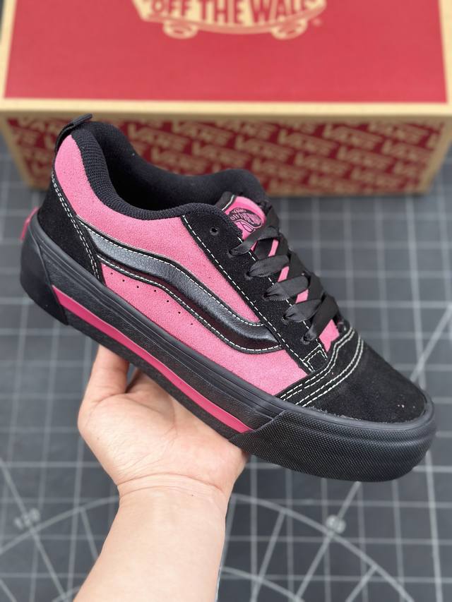 万斯 Vans Knu-Skool 面包鞋 坎普尔 茱利安系列低帮复古硫化休闲运动板鞋“肥胖版大logo” 要说整个年最为热门的鞋型之一， 面包鞋 绝对值得一提