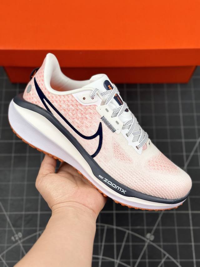 公司级耐克nike Air Zoom Vomero 17 网面徒步运动缓震跑步鞋 全新配色内置双zoom气垫 Vomero是耐克旗下的运动鞋系列，Vomero是