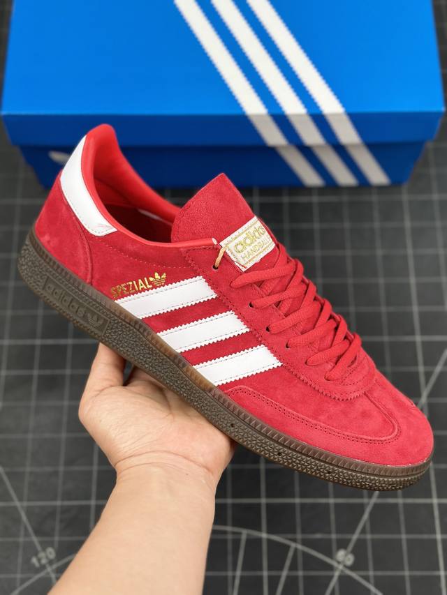 公司级adidas Handball Spezial 阿迪达斯经典款 复古休闲板鞋 # 芯片版 全鞋采用反毛皮制作 牛筋耐磨大底 承载青春情怀的板鞋 经典三条杠