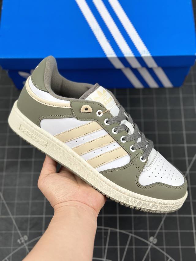 阿迪达斯adidas Centennial Rm休闲篮球运动板鞋 Centennial系列鞋款于1985年为篮球运动而生，时尚魅力经久不衰。这款adidas经典