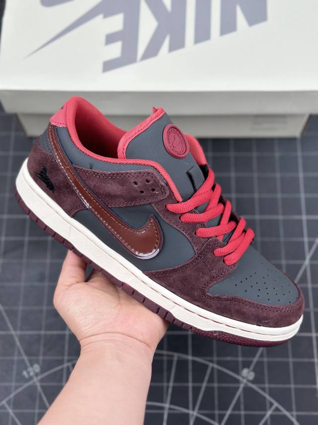 公司级耐克nike Sb Dunk Low “Rubyslipper”扣篮系列 复古低帮休闲运动滑板板鞋 采用脚感柔软舒适zoomair气垫 有效吸收滑板等极限