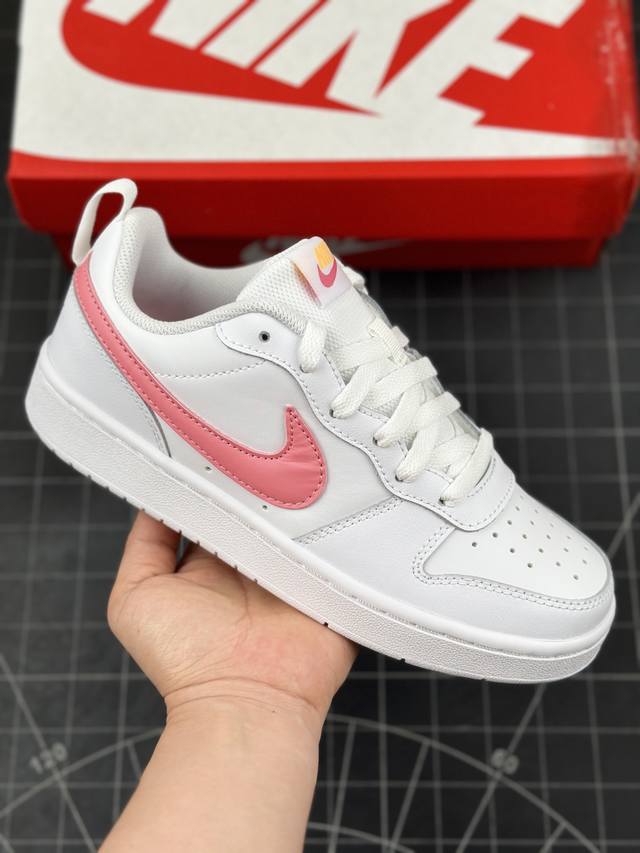 特价本地 核心私 耐克nike Court Borough Low 2 Gs 空军一号低帮百搭休闲运动板鞋 柔软、弹性十足的缓震性能和出色的中底设计，横跨复古与