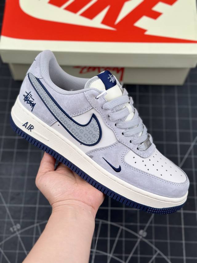 Nk Air Force 1'07 Low 斯图西联名-灰猪八蓝底 空军一号低帮休闲板鞋 #原楦头原纸板 原装鞋盒 内置全掌气垫 原厂鞋底 货号：Xz3318-