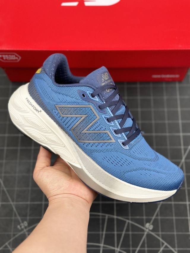 新百伦new Balance Nb Fresh Foam Evoz V2舒适耐磨低帮跑步鞋 Evozv2男士跑鞋将毛绒舒适感提升到一个新的水平这款鞋旨在提供我们