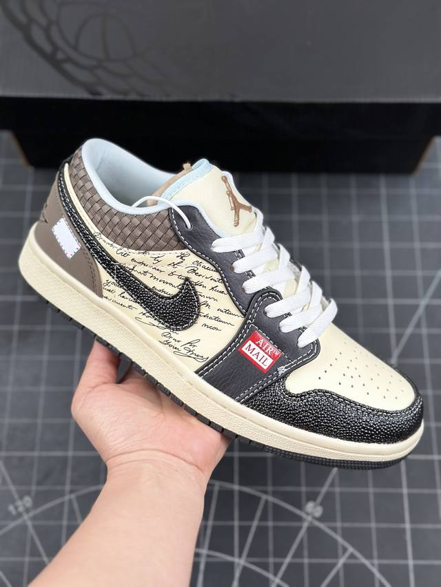 Air Jordan 1 Low Se 低帮 美拉德 摩卡骑士 Aj1 乔丹1代 黑棕缝线菱形格 乔丹篮球鞋系列 该定制鞋款采用原鞋为air Jordan 1