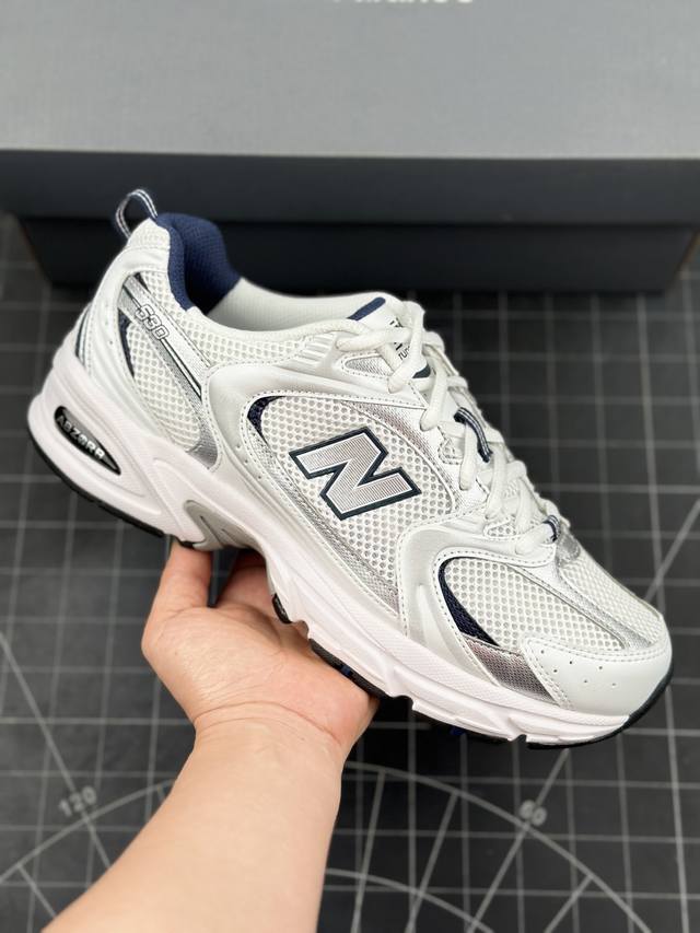 G版 新百伦 Nb New Balance Mr530系列复古老爹风网布跑步休闲运动鞋 小众老爹鞋 New Balance 530系列鞋款最早风靡于 2000